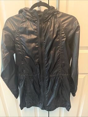 Lightweight Women's Hooded Windbreaker Jacket - Black
